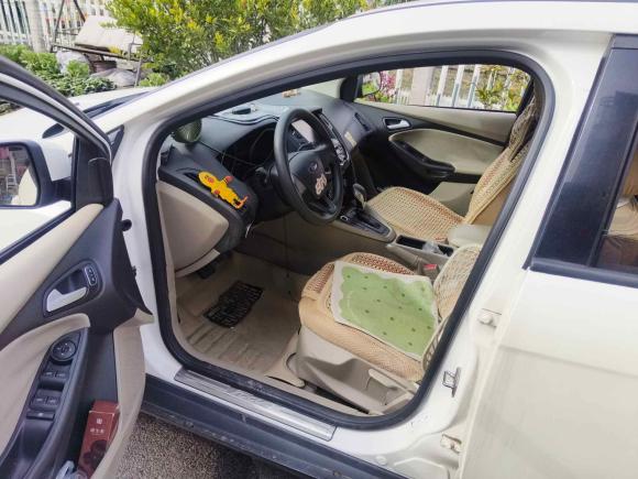 [上海·辽E] 二手福特福克斯2015款 三厢 1.6L 自动舒适型