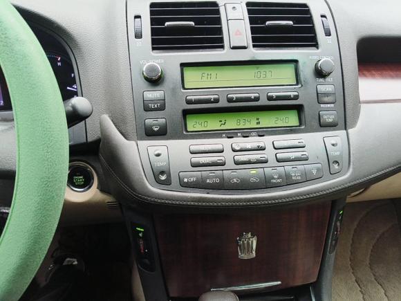 [上海·沪A] 二手丰田皇冠2010款 3.0L Royal 真皮版