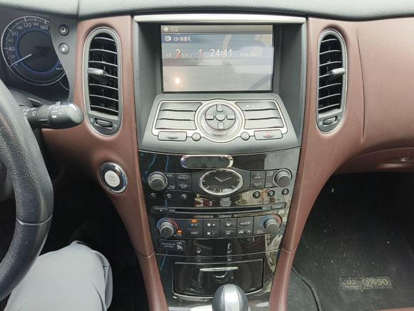 [上海·沪C] 二手英菲尼迪英菲尼迪QX502013款 2.5L 两驱优雅版