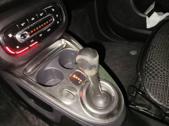 [广州·粤E] 二手smartsmart fortwo2015款 1.0L 52千瓦硬顶灵动版