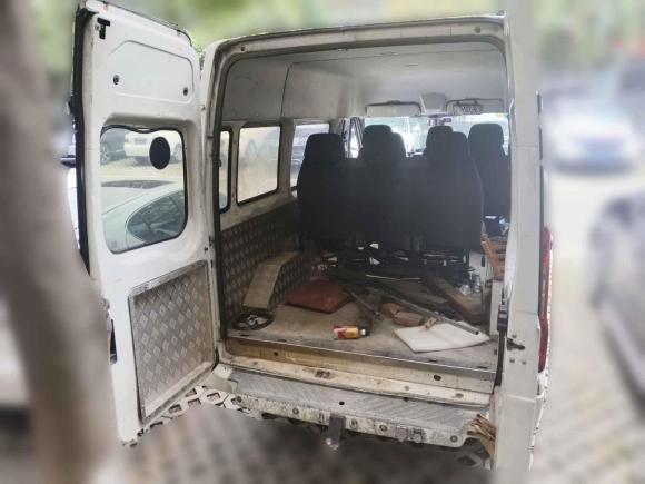 [成都·川A] 二手福特新世代全顺2009款 2.4T柴油标准型短轴中顶国III