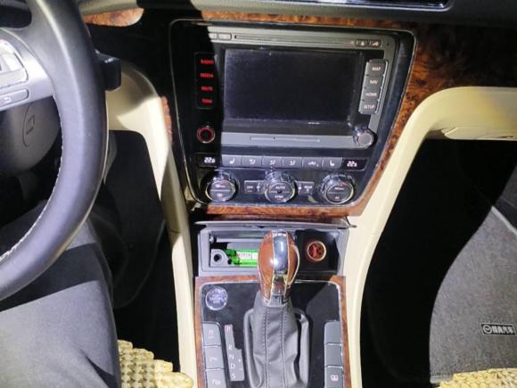 [成都·川A] 二手大众帕萨特2011款 3.0L V6 DSG旗舰尊享版