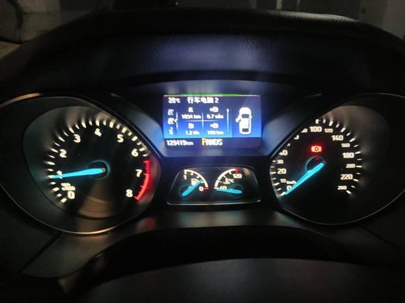 [济南·鲁A] 二手福特福克斯2017款 三厢 EcoBoost 180 自动精英型