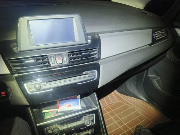 [青岛·鲁B] 二手宝马宝马2系旅行车2015款 218i 领先型