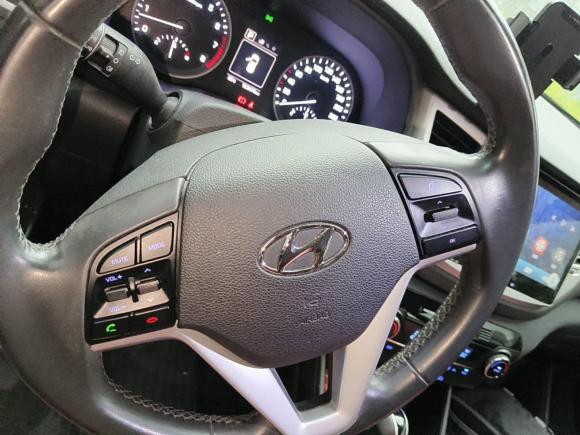 [深圳·粤B] 二手现代途胜2015款 1.6T 双离合两驱领先型