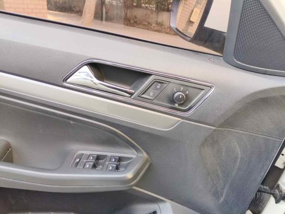 [上海·沪C] 二手大众朗逸2017款 1.6L 自动舒适版