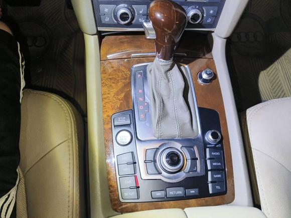 [广州·京N] 二手奥迪奥迪Q72010款 3.6 FSI quattro 豪华型