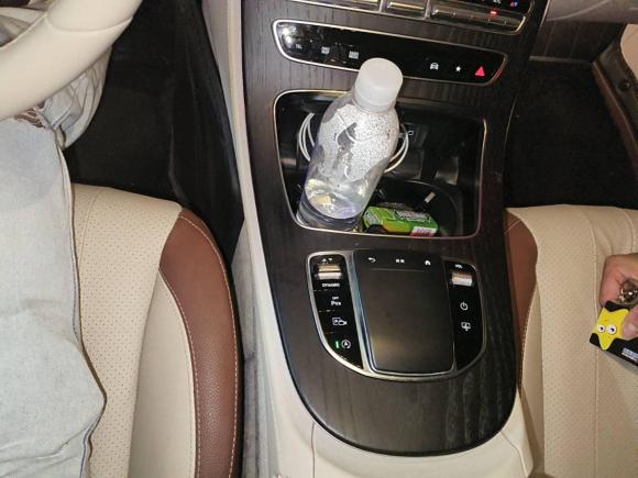 [上海·沪B] 二手奔驰奔驰E级2023款 E 300 L 豪华型