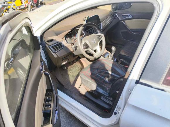 [佛山·粤E] 二手宝骏宝骏310W2017款 1.5L 手动时尚型 国V