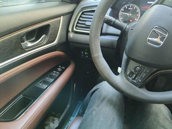 [上海·沪D] 二手本田本田UR-V2020款 370TURBO 两驱尊雅版