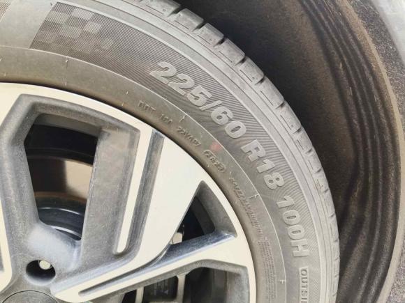 [上海·沪A] 二手哪吒汽车哪吒U2022款 哪吒U-Ⅱ 610 三元锂