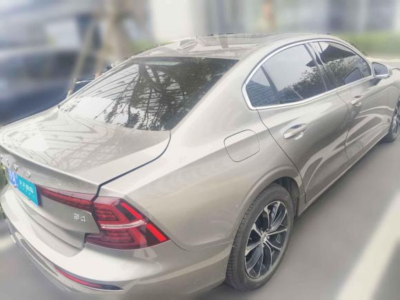 [南京·苏A] 二手沃尔沃沃尔沃S602022款 B4 智逸豪华版