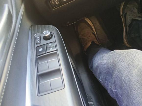 [杭州·浙A] 二手丰田凌放HARRIER2022款 双擎 2.5L CVT两驱豪华版