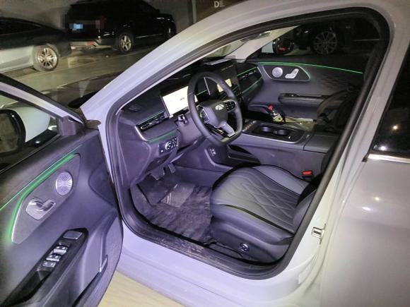 [广州·粤A] 二手奇瑞风云A8L2025款 1.5TGDI 145km 豪华型