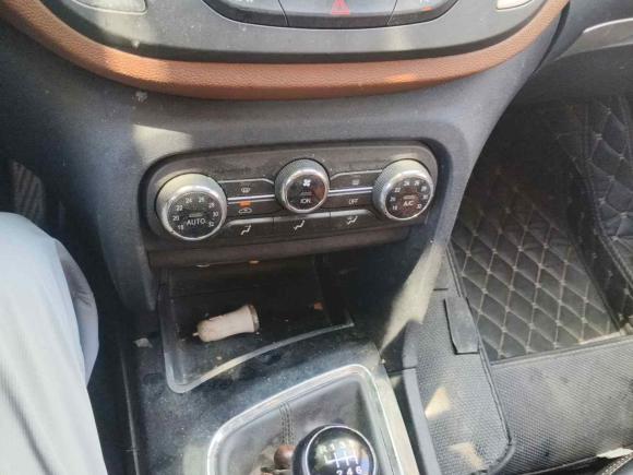 [青岛·鲁B] 二手东南东南DX72017款 1.5T 手动凯旋版