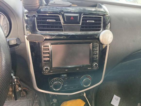 [广州·粤A] 二手东风风行风行F6002016款 F600L 2.0L 尊享型