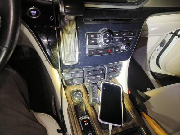 [杭州·浙A] 二手广汽传祺传祺M82018款 320T 尊贵版