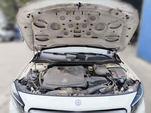 [南昌·赣A] 二手奔驰奔驰GLA2016款 GLA 200 动感型