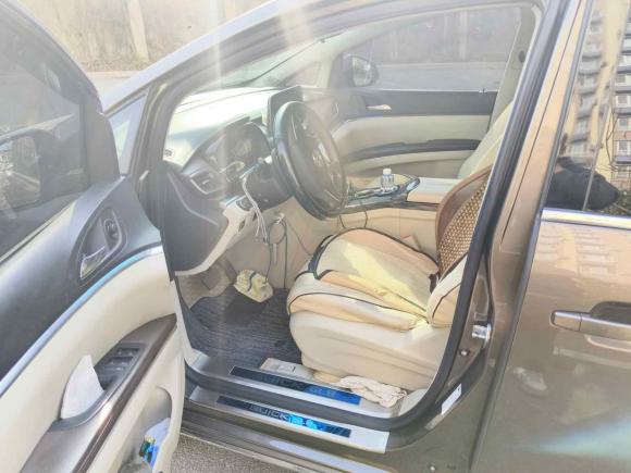 [青岛·鲁B] 二手别克别克GL82023款 陆上公务舱 舒适型