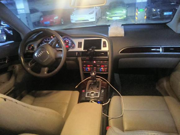 [上海·沪K] 二手奥迪奥迪A6L2010款 2.0 TFSI 手动标准型