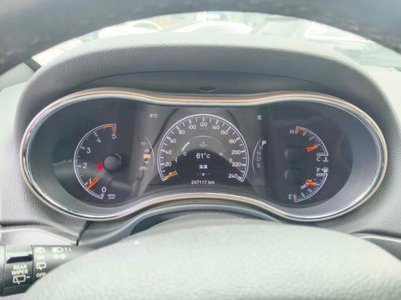 [上海·沪B] 二手Jeep大切诺基2014款 3.0TD 柴油 舒享导航版