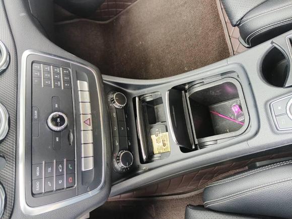 [上海·沪C] 二手奔驰奔驰GLA2018款 GLA 200 动感型