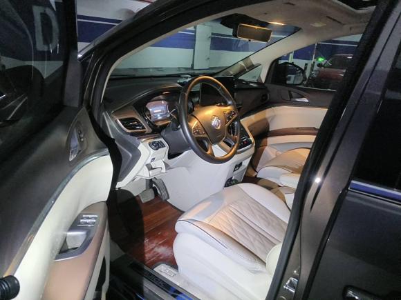 [上海·沪B] 二手别克别克GL82022款 陆上公务舱 652T 尊贵型