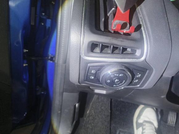 [深圳·粤B] 二手福特福克斯2012款 两厢 2.0L 自动豪华运动型