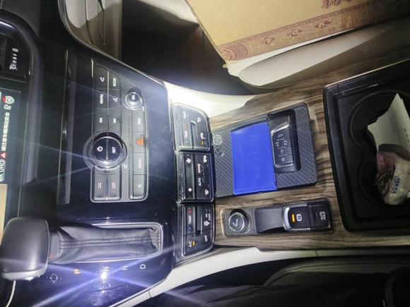 [上海·沪B] 二手广汽传祺传祺M82018款 320T 尊贵版