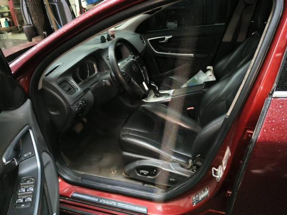 [武汉·鄂W] 二手沃尔沃沃尔沃S602015款 S60L 2.0T 智远版