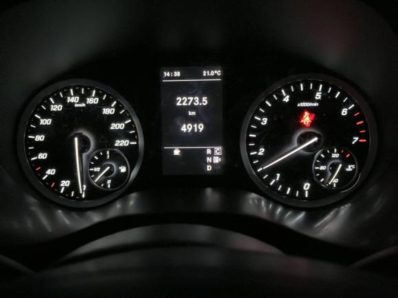 [无锡·苏B] 二手奔驰威霆2023款 2.0T 精英版 7座