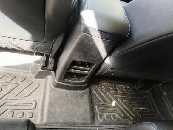 [上海·沪A] 二手比亚迪元新能源2018款 EV360 智联创酷型