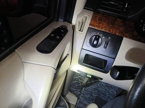 [上海·沪E] 二手奔驰唯雅诺2013款 3.0L 舒适版