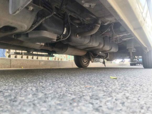 [深圳·粤B] 二手大通新途V902021款 2.0T自动智运王后驱单胎长轴高顶7座