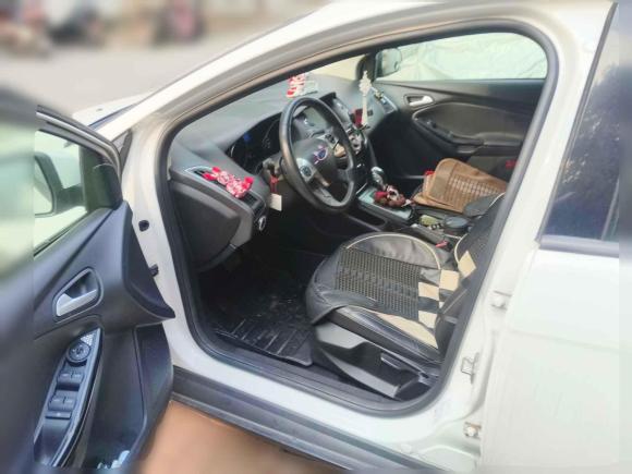 [南昌·赣A] 二手福特福克斯2012款 三厢 1.6L 自动风尚型