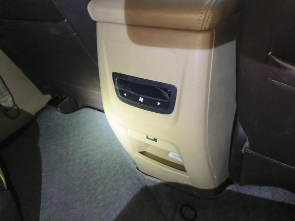 [广州·粤A] 二手宝骏宝骏7302017款 1.8L iAMT尊享型 7座