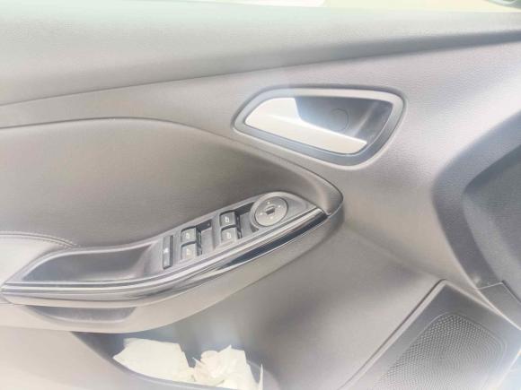 [金华·浙G] 二手福特福克斯2012款 两厢 1.6L 自动风尚型