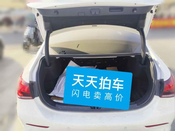 [济南·鲁A] 二手奔驰奔驰A级2022款 改款三 A 200 L 运动轿车时尚型