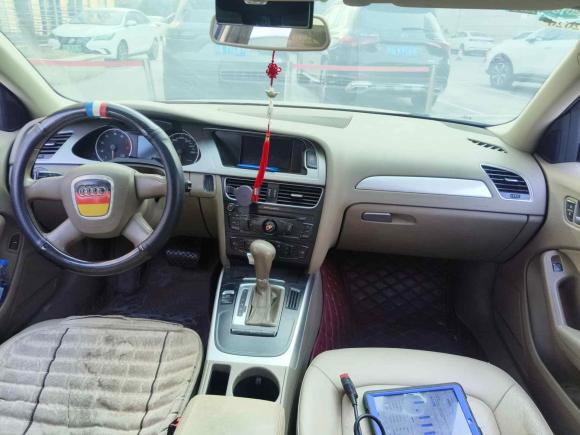 [成都·川A] 二手奥迪奥迪A4L2011款 2.0 TFSI 标准型