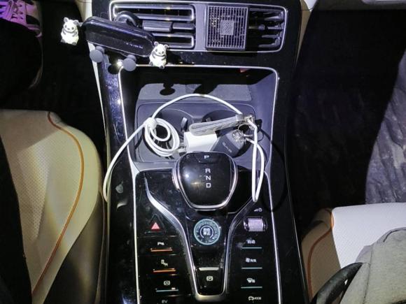 [成都·川A] 二手比亚迪秦PLUS2024款 荣耀版 DM-i 120KM卓越型