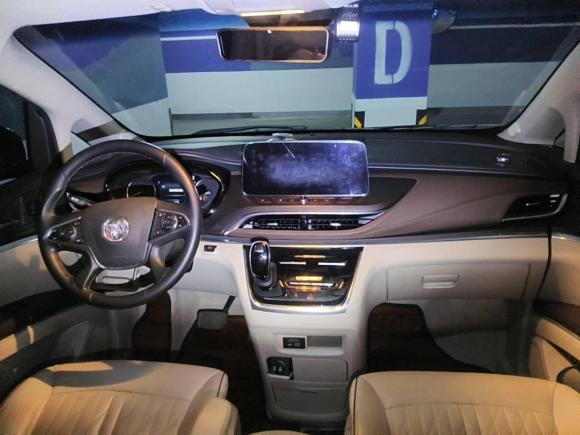 [上海·沪B] 二手别克别克GL82022款 陆上公务舱 652T 尊贵型