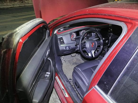 [深圳·苏E] 二手荣威荣威i62018款 20T 自动旗舰版