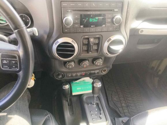 [上海·闽J] 二手Jeep牧马人2013款 3.6L Sahara 四门版