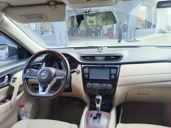 [金华·粤K] 二手日产奇骏2017款 2.0L CVT舒适版 2WD