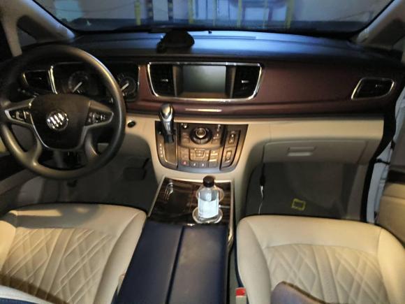 [南昌·赣C] 二手别克别克GL82017款 25S 舒适型 国V