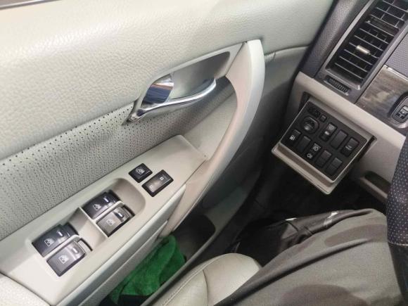 [上海·沪C] 二手纳智捷大7 MPV2013款 2.0T 精英型