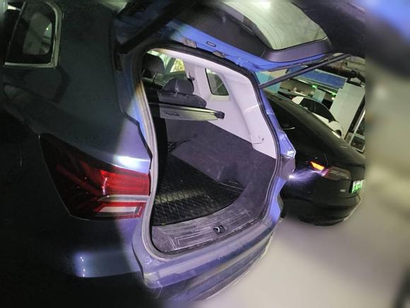 [青岛·鲁B] 二手荣威荣威RX52018款 20T 两驱自动互联网智尊版