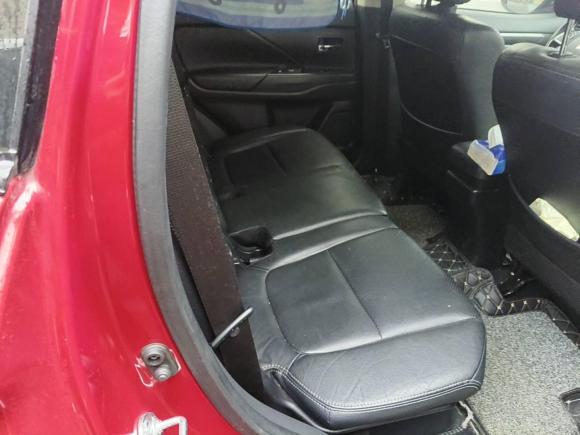 [上海·沪C] 二手三菱欧蓝德2018款 2.0L 两驱荣耀版 5座