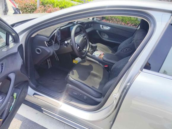 [上海·沪A] 二手荣威荣威D72023款 DMH 125km 旗舰版