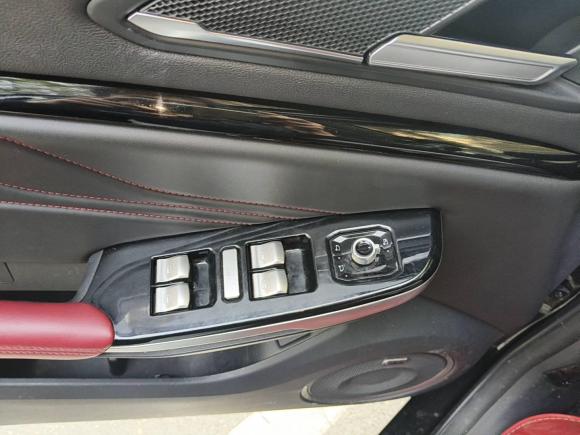 [武汉·鄂M] 二手魏牌魏牌 VV52017款 2.0T 旗舰型